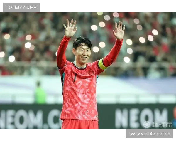 孙兴慜与球迷互动状态稳定，展现暖心一面支持球队成长