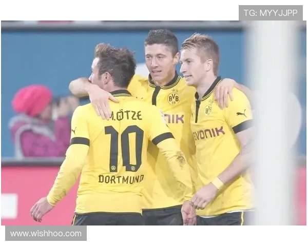 莱万多夫斯基生涯关键节点解析：从多特崛起到拜仁封神