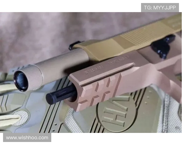 乔纳森·戴维与拉卡泽特：技术型前锋的战术角色对比